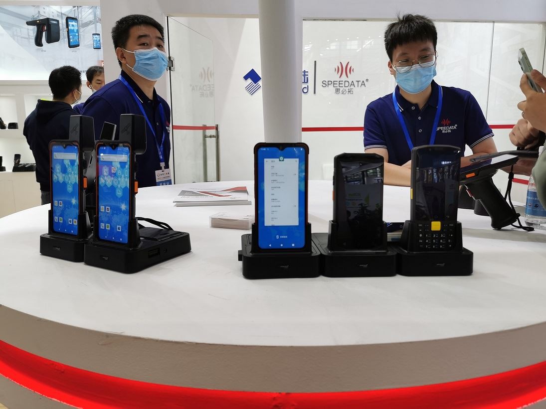 Spring-loaded contact Pogo pins