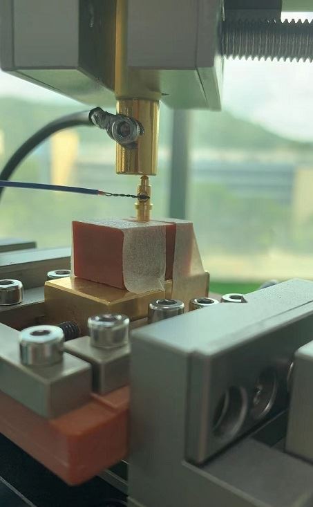 Vysokoprúdové testy pinov Pogo