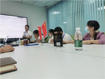 Týždenná firemná konferencia